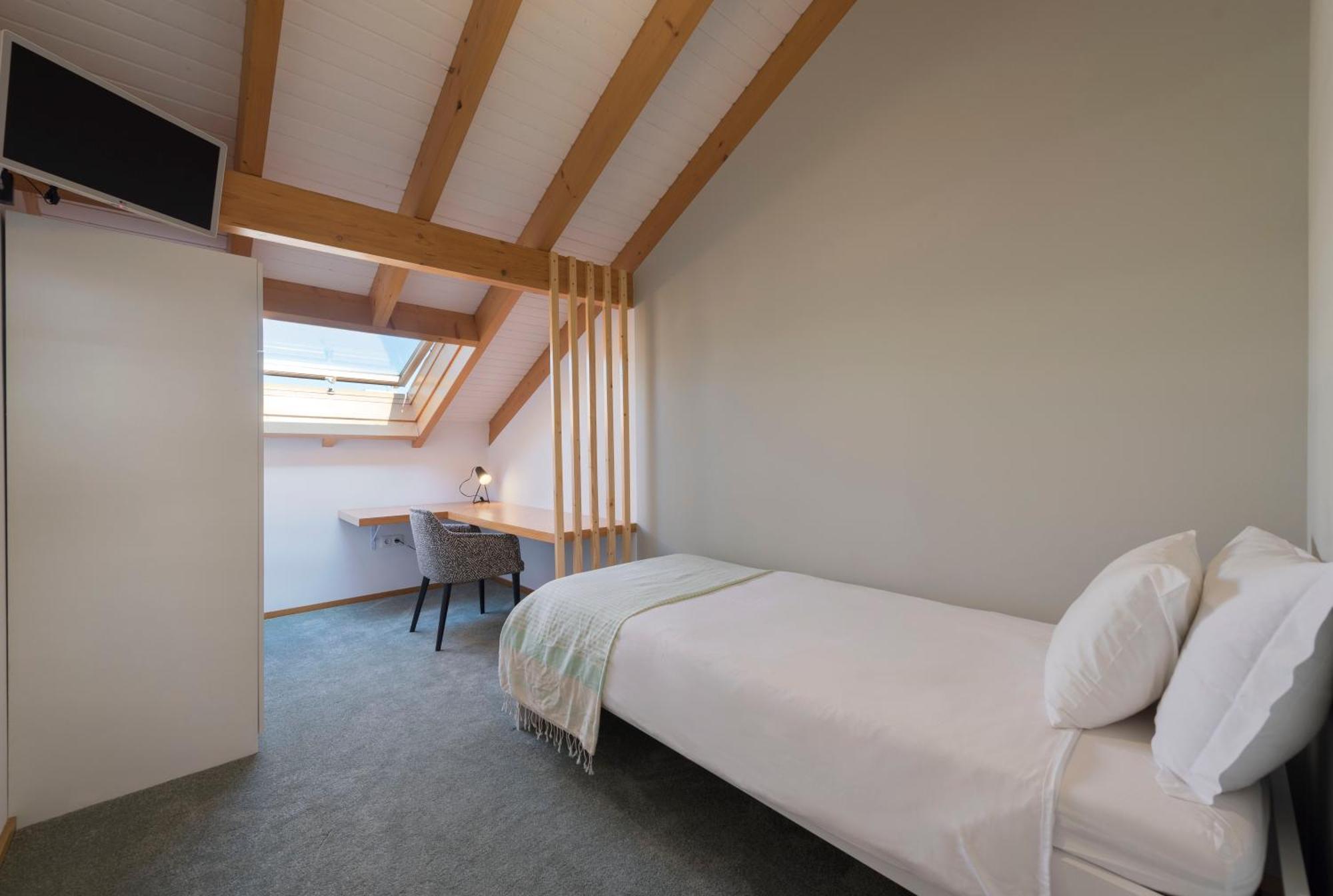 Fred'S House Asprela Hotel Porto Room photo